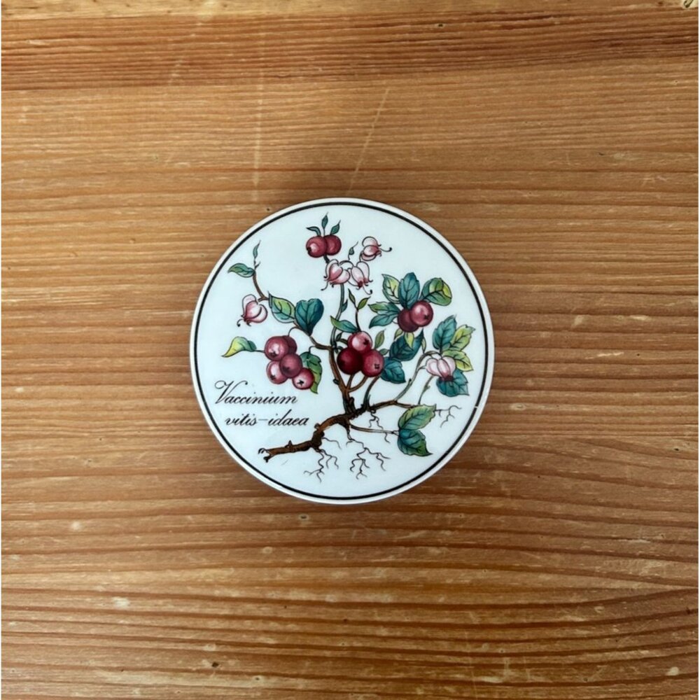 Villeroy & Boch Porcelain Trinket Box Botanical Lingonberry Design